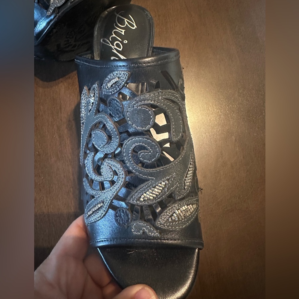 Size 9 Brighton Black and Grey Leather Embroidered Heels - Picture 2 of 7
